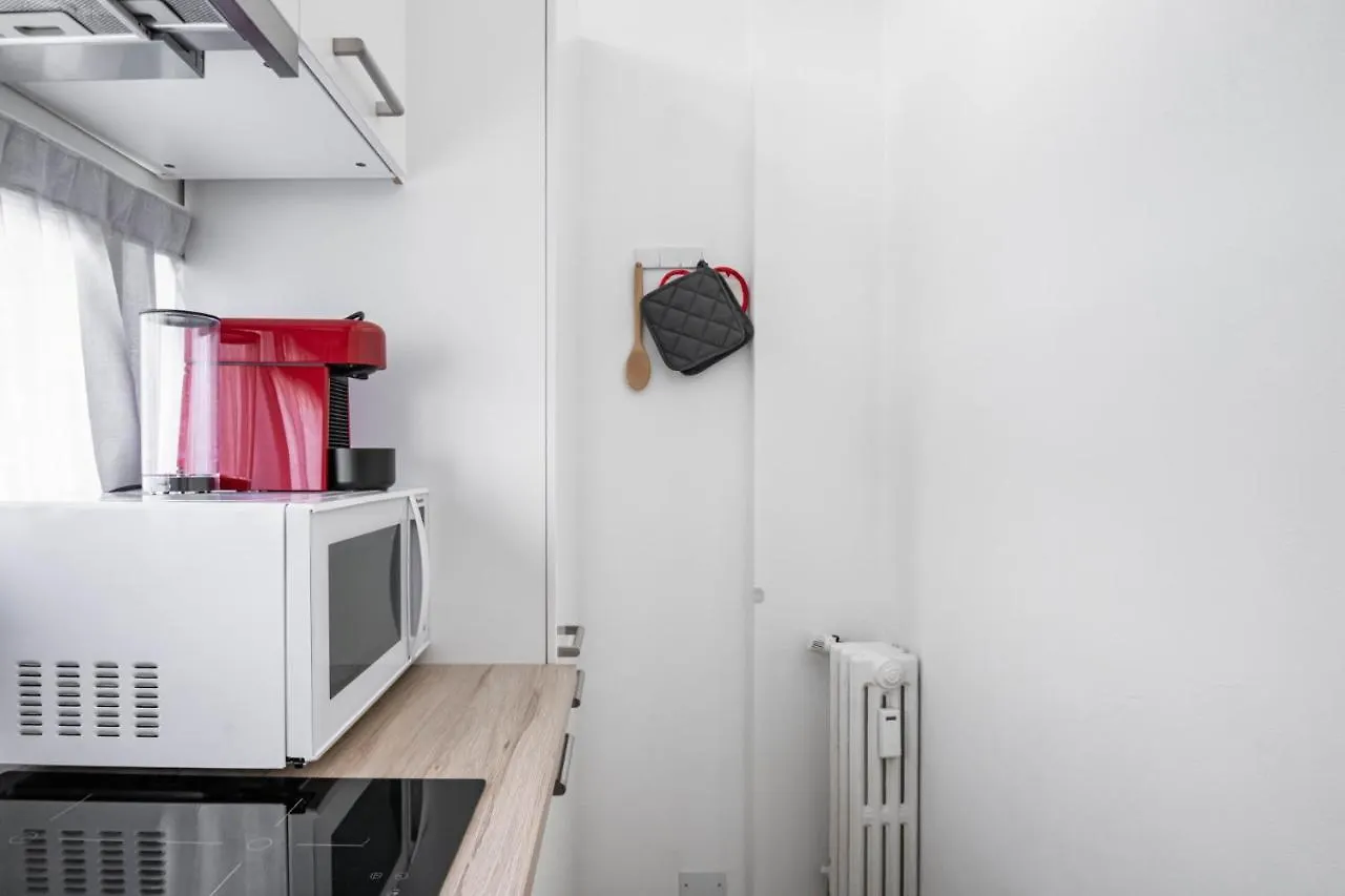 Easylife - Luminosa Oasi Di Relax A Porta Romana Milan 0*,  Italy