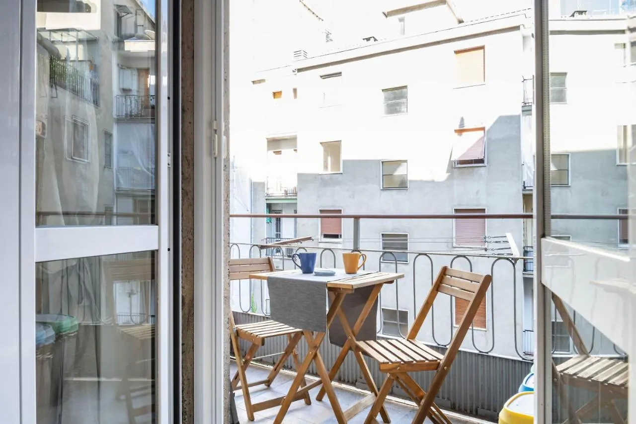 Easylife - Luminosa Oasi Di Relax A Porta Romana contacts